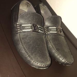 Louis Vuitton Mens Loafers ! Size Mens 6 1/2 barely used merry Christmas!!